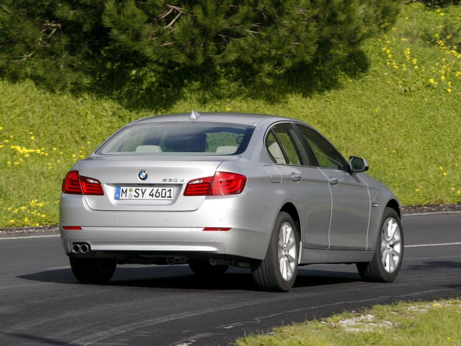  BMW 530d Sedan 2010 года  (фото 6 из 16)